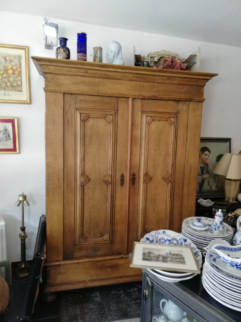 Schrank – Zeitlos & Antik